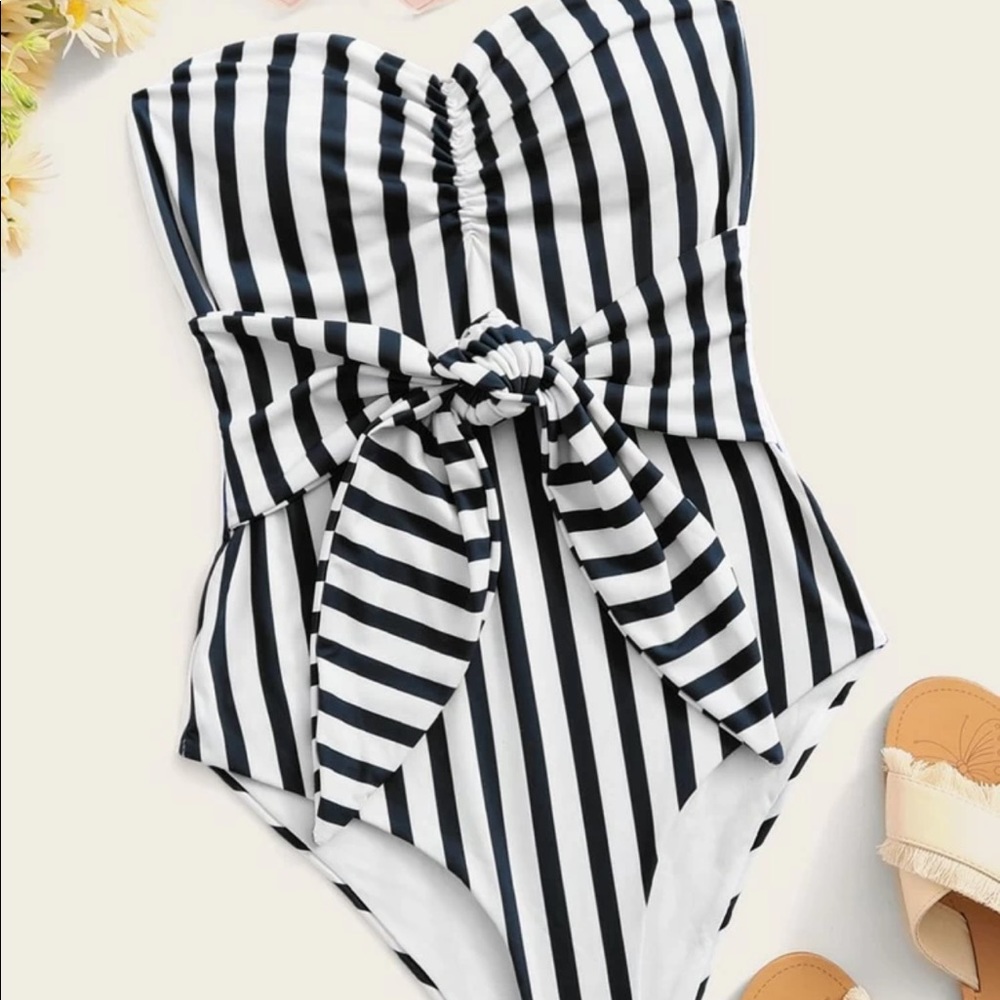 Black and white stripe bath suit